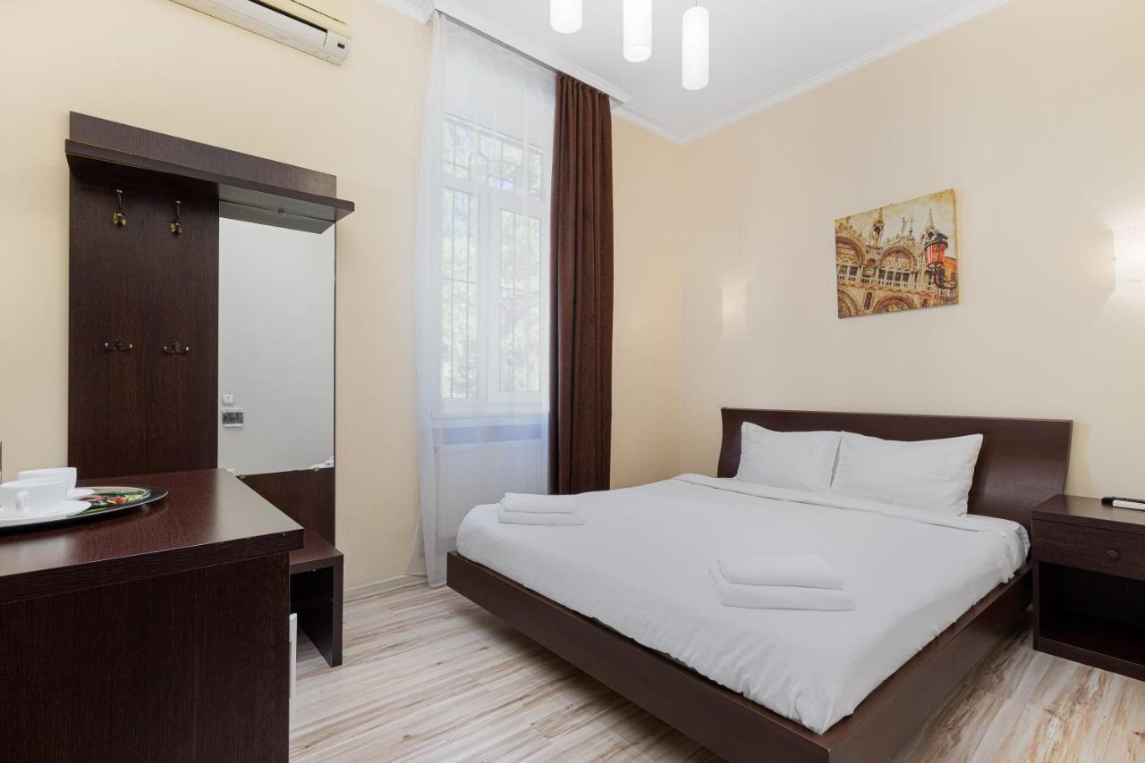 Aparthotel Leonrooms Odessa Extérieur photo